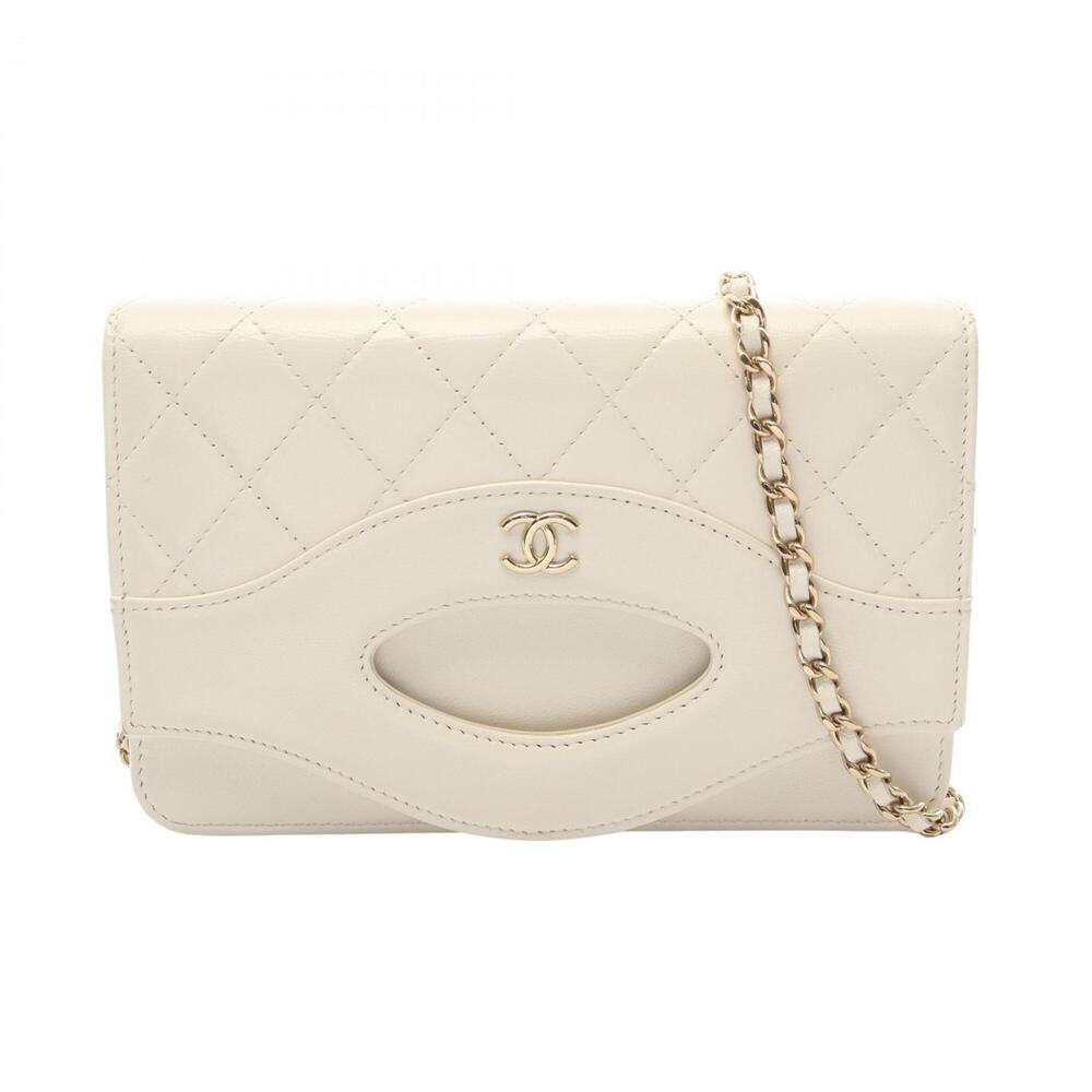 Chanel Matelassé Shoulder Bag/Handbag, Leather, Women's, White (AP2703)